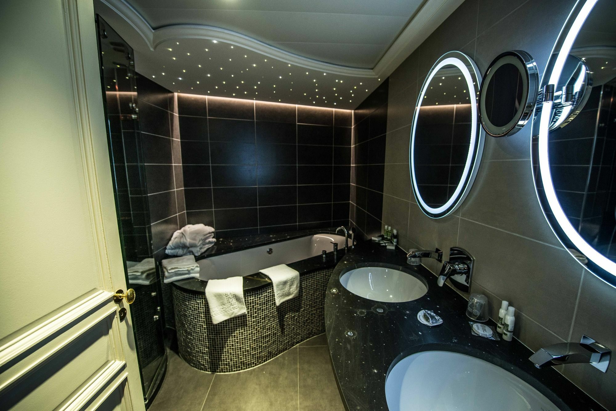 La Cour Berbisey - Teritoria Hotel Dijon Eksteriør billede
